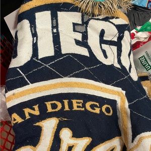 Padres throw blanket